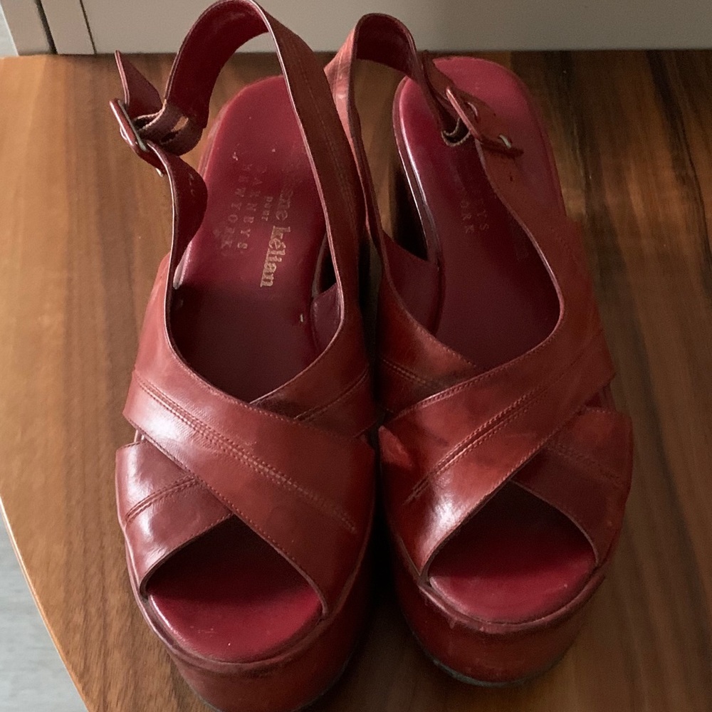 Stephanie Kelian platform 6,5